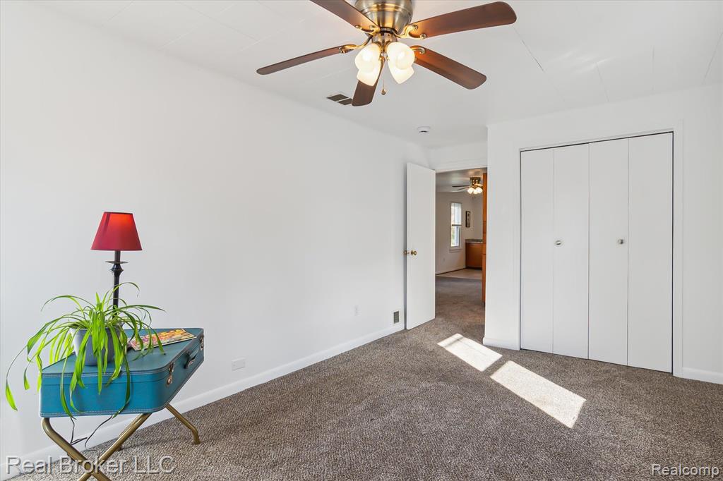28043 Goddard Road Romulus, MI 48174 - Photo 8 of 25 Gallery Image 8