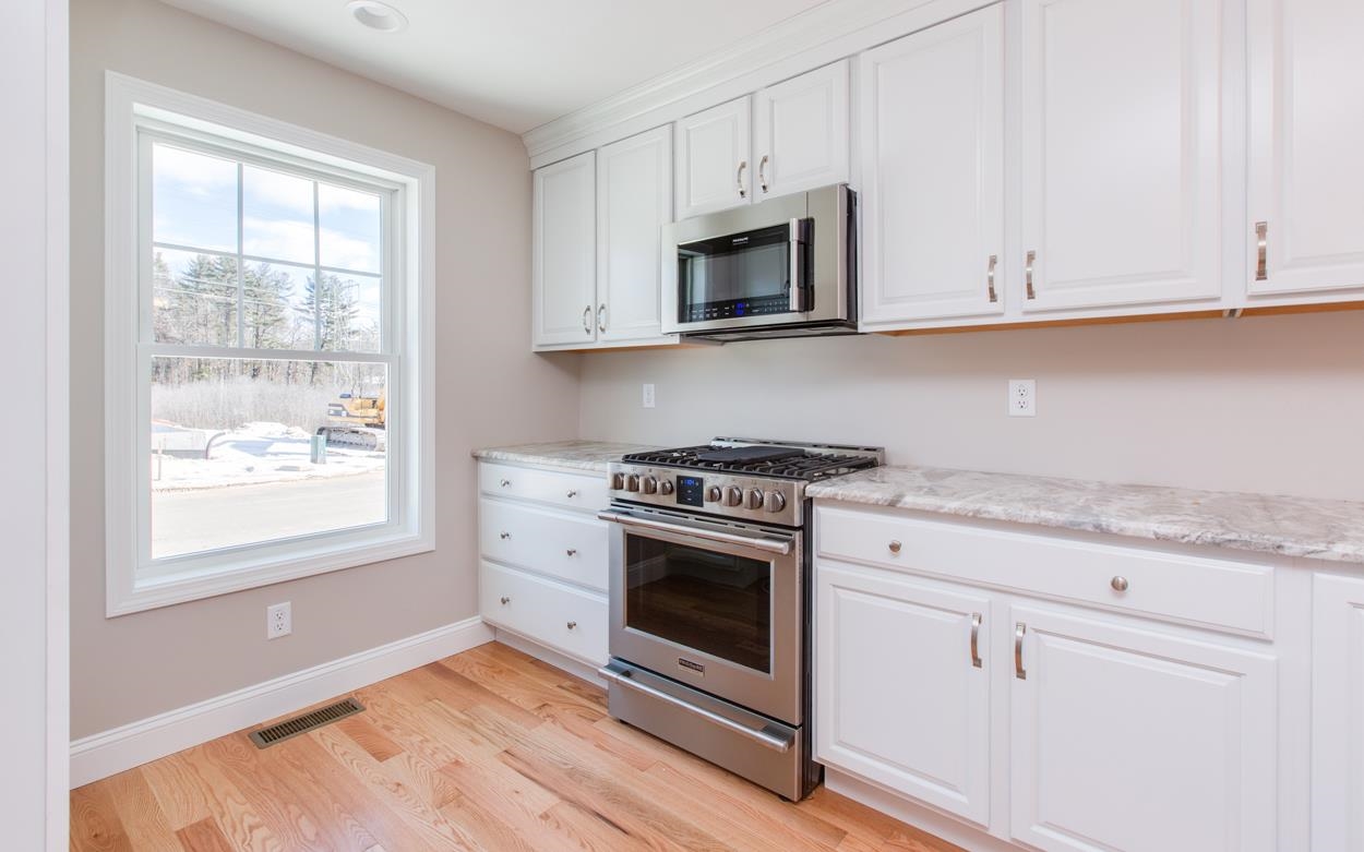 8 Basswood Road Pelham, NH 03076 - Photo 7 of 40