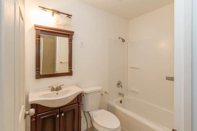 302 East Graves Road Spokane, WA 99218 - Photo 11 of 16