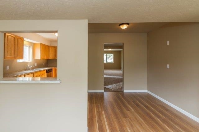 302 East Graves Road Spokane, WA 99218 - Photo 5 of 16