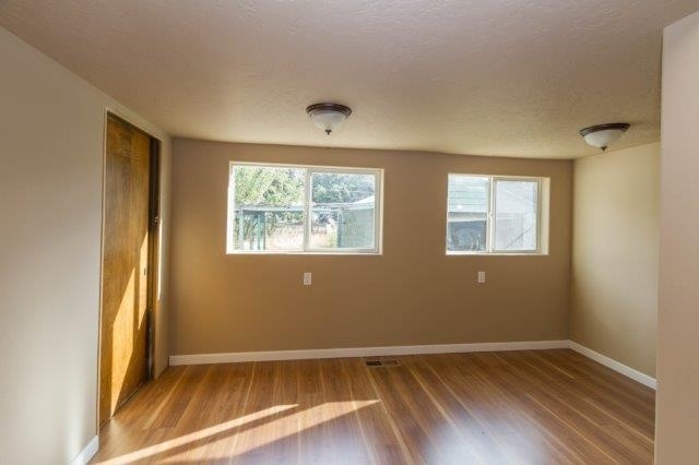 302 East Graves Road Spokane, WA 99218 - Photo 7 of 16