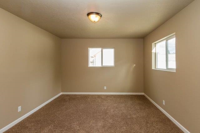 302 East Graves Road Spokane, WA 99218 - Photo 8 of 16