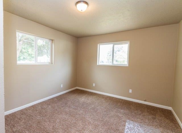 302 East Graves Road Spokane, WA 99218 - Photo 10 of 16