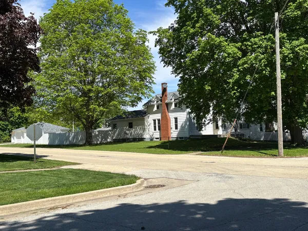 $199,500 | 359 West Orleans Street, Paxton, IL 60957