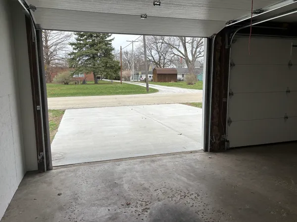 $221,500 | 359 West Orleans Street, Paxton, IL 60957