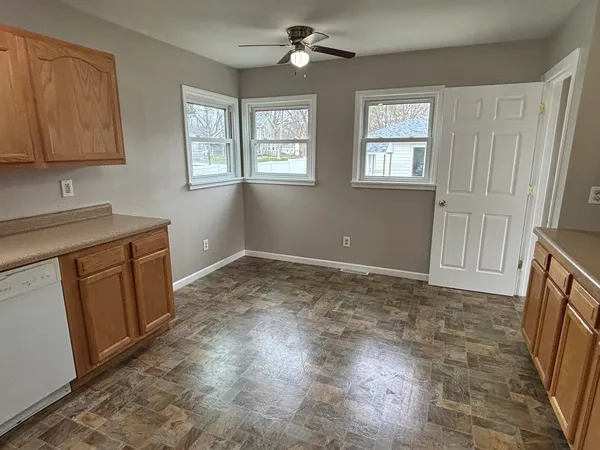 $221,500 | 359 West Orleans Street, Paxton, IL 60957