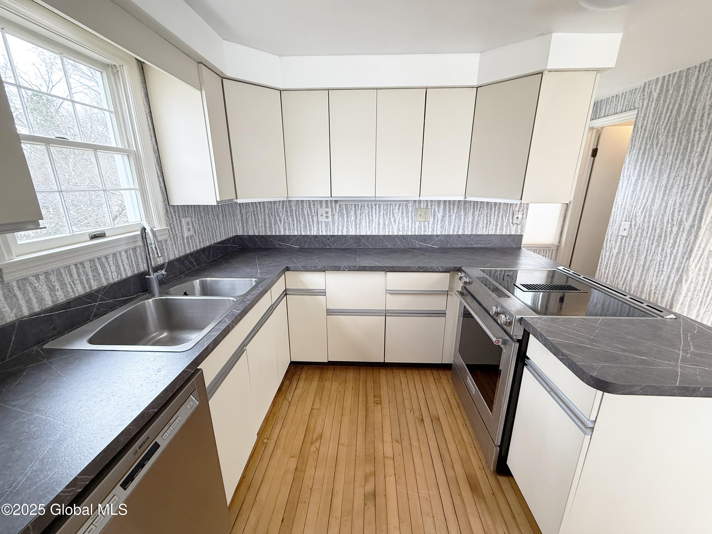 6 Grove Street Bethlehem, NY 12159 - Photo 29 of 68 6GroveSt (43)