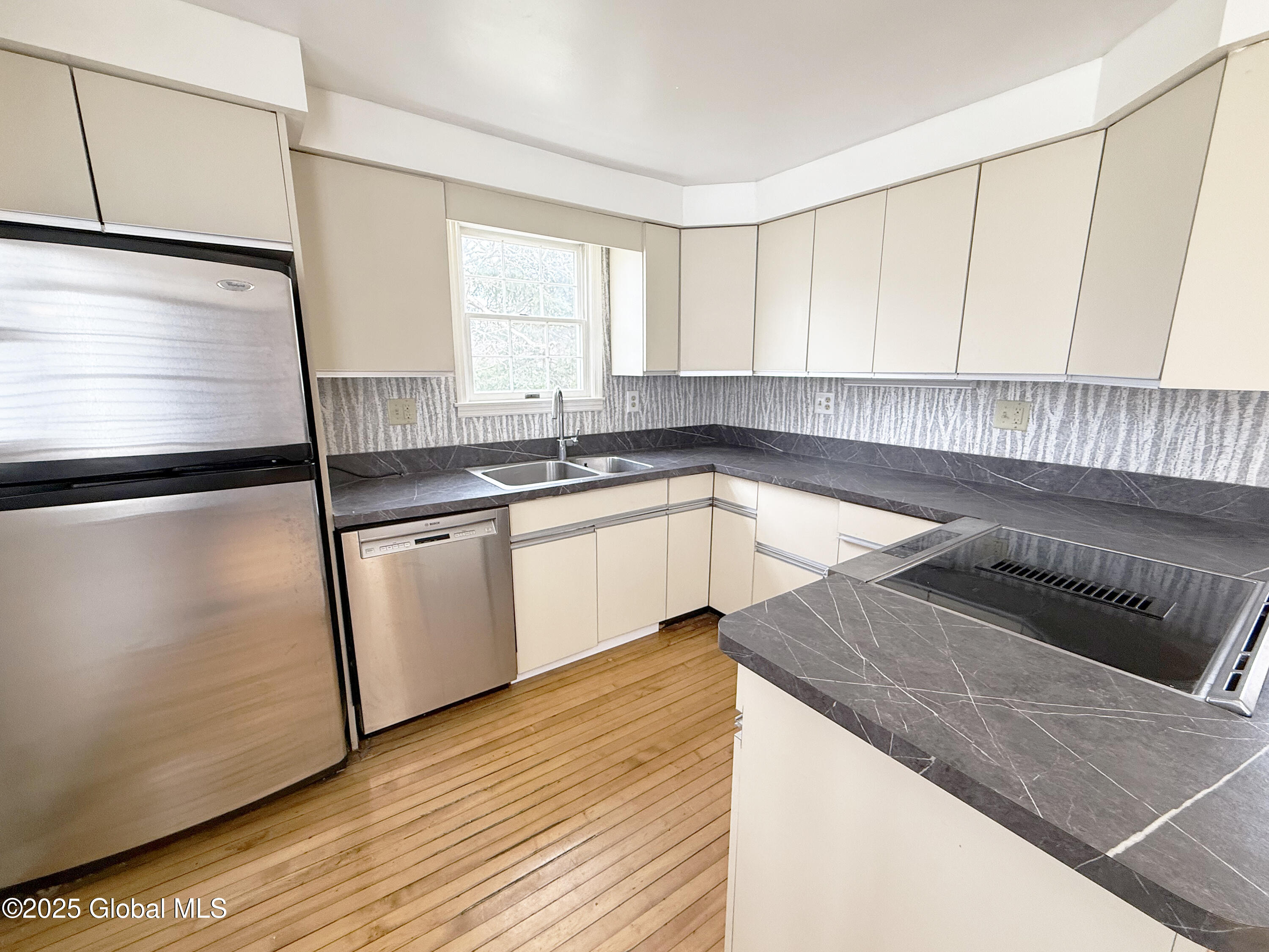 6 Grove Street Bethlehem, NY 12159 - Photo 5 of 68 6GroveSt (45)