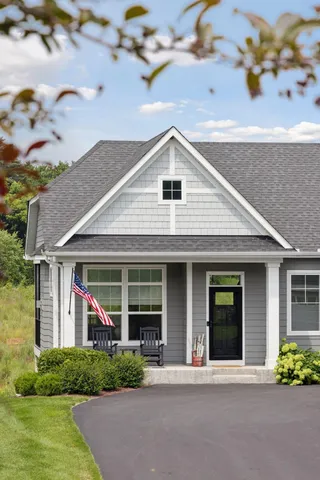 $734,900 | 25 Summit Farm Lane, Gem Lake, MN 55110