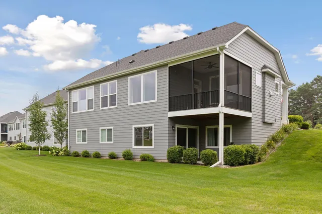 $734,900 | 25 Summit Farm Lane, Gem Lake, MN 55110