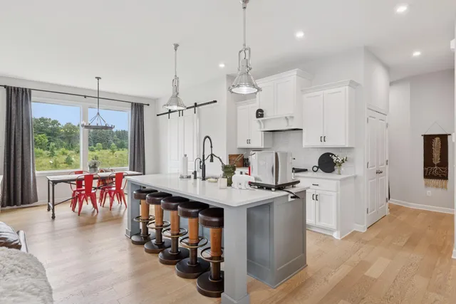 $734,900 | 25 Summit Farm Lane, Gem Lake, MN 55110