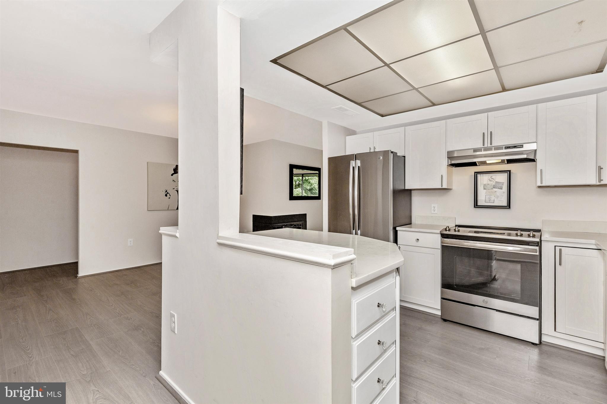 10006 Stedwick Road, Unit 304 Gaithersburg, MD 20886 - Photo 11 of 43 Kitchen
