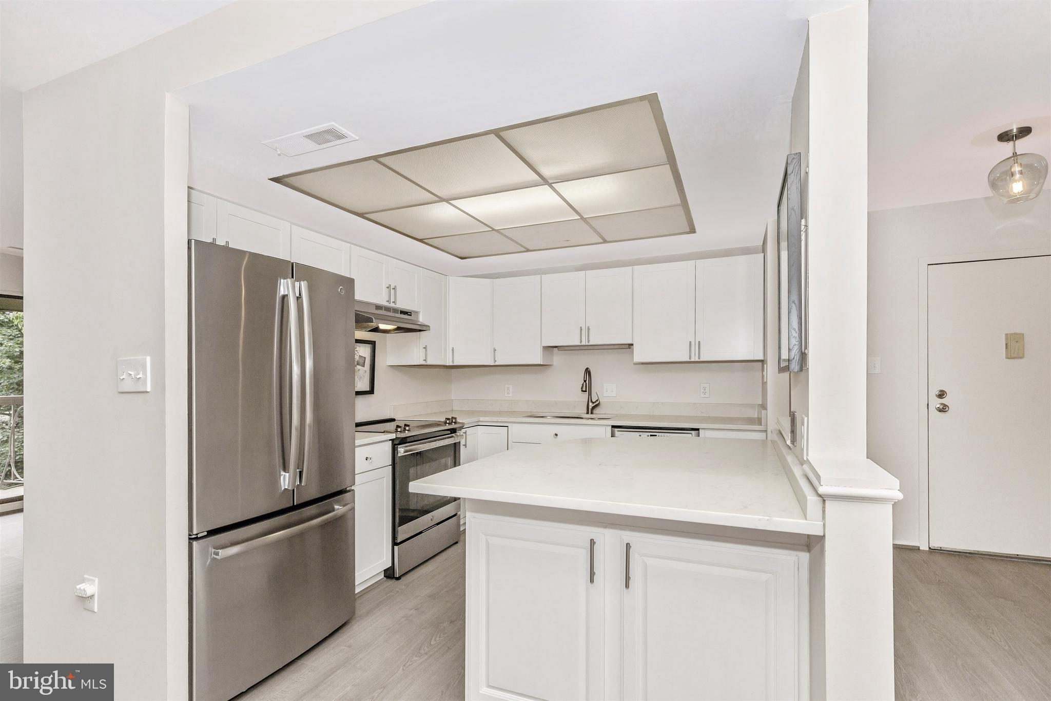 10006 Stedwick Road, Unit 304 Gaithersburg, MD 20886 - Photo 15 of 43 Kitchen