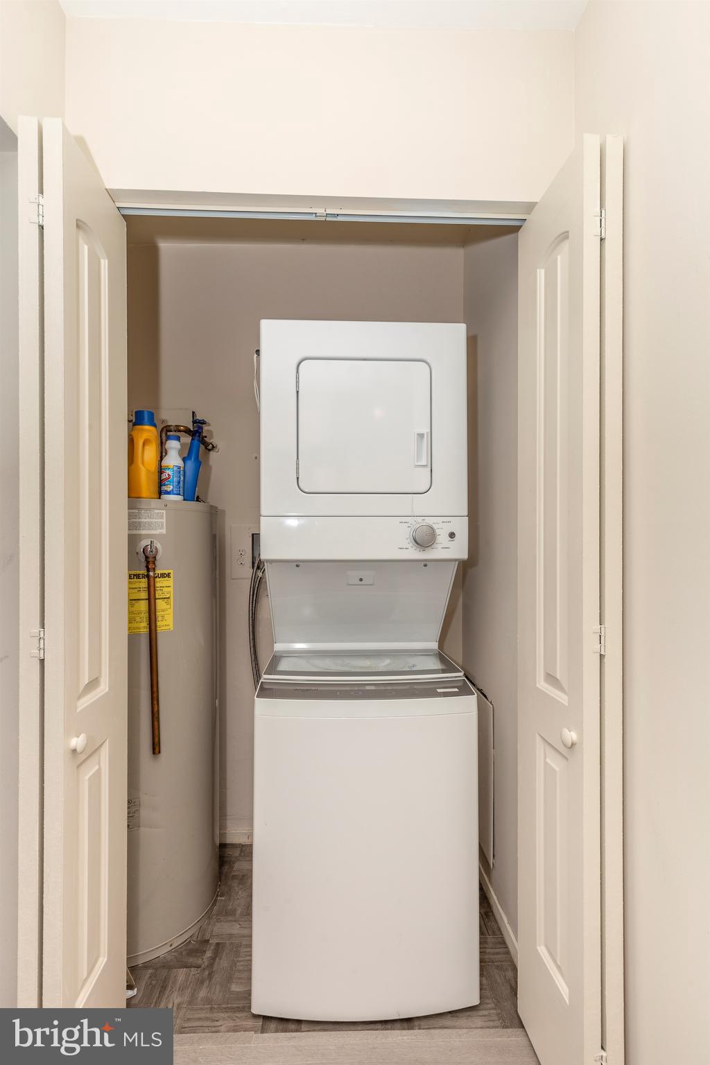 10006 Stedwick Road, Unit 304 Gaithersburg, MD 20886 - Photo 34 of 43 Laundry