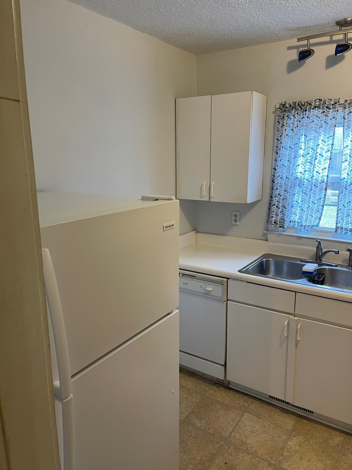 561 New Bern Avenue Raleigh, NC 27601 - Photo 7 of 15 Photo 7