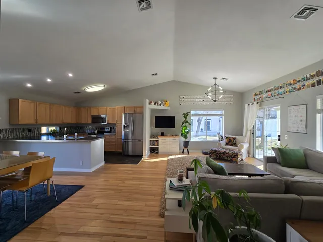 $634,500 | 2361 Hopi Circle, Unit 3, Bishop, CA 93514