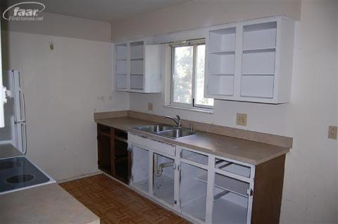 10111 Beecher Road Flushing, MI 48433 - Photo 10 of 14 20132465-9.JPG