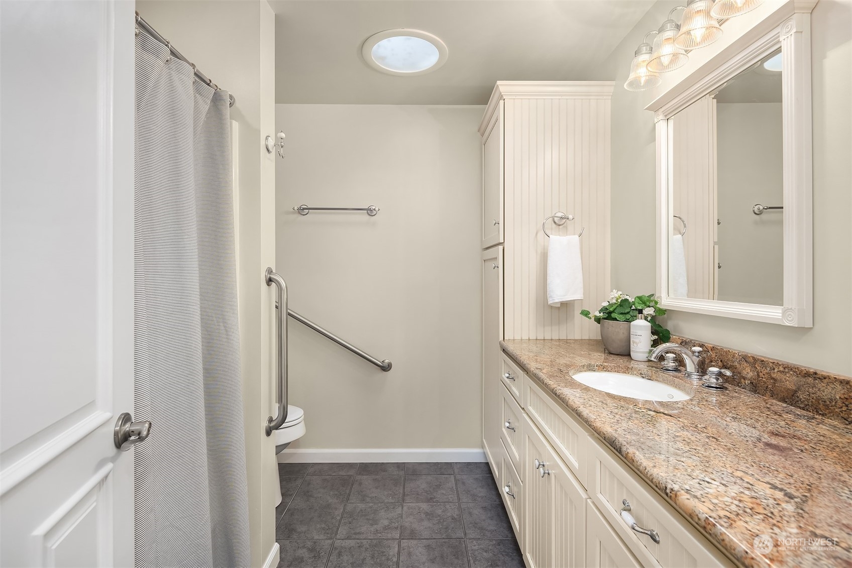 14607 22nd Avenue Southwest Burien, WA 98166 - Photo 15 of 25