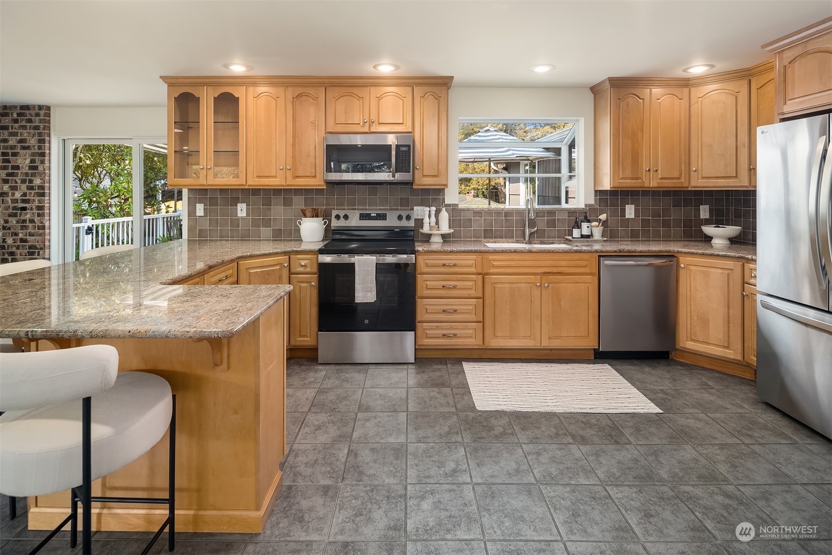 14607 22nd Avenue Southwest Burien, WA 98166 - Photo 6 of 25