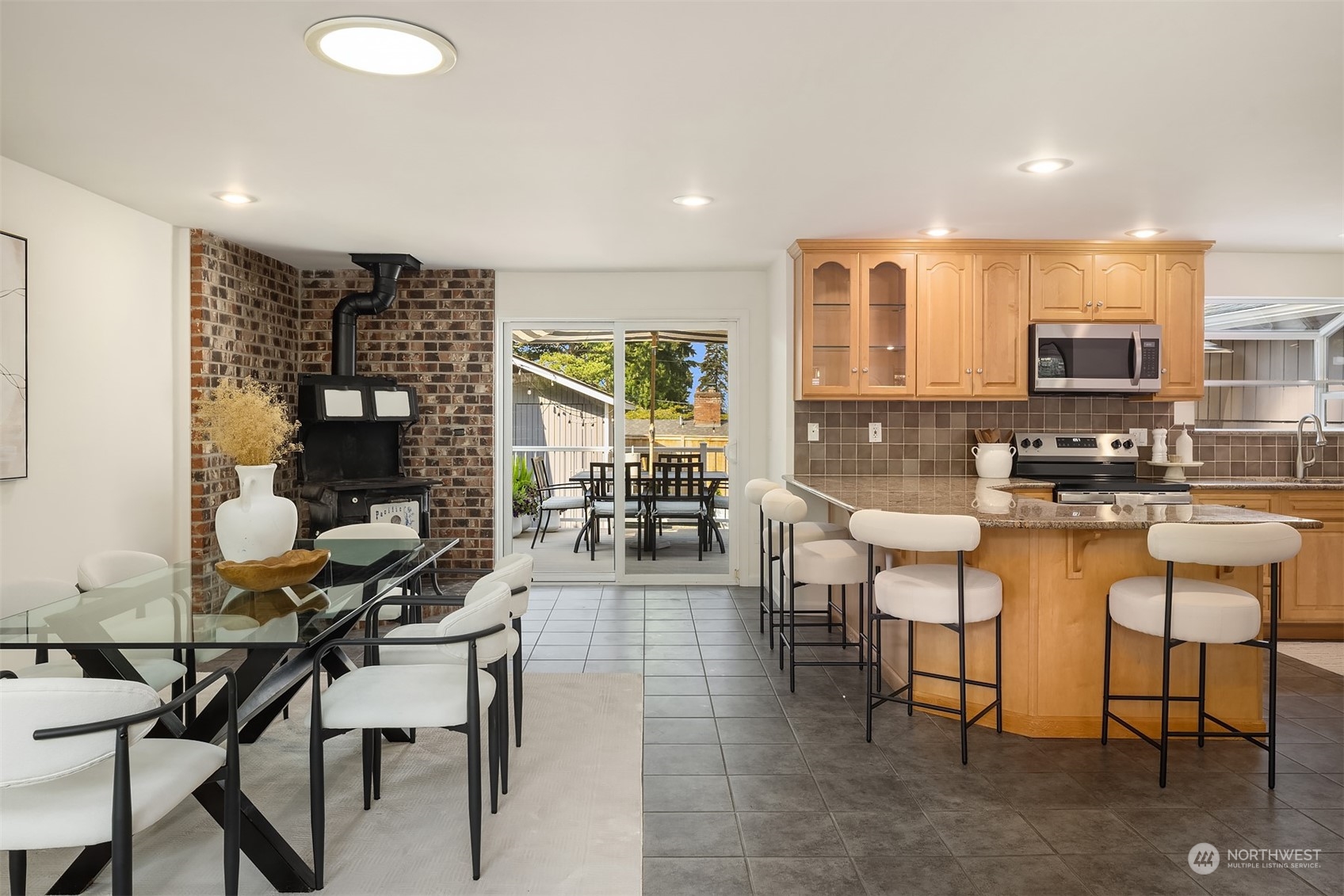 14607 22nd Avenue Southwest Burien, WA 98166 - Photo 7 of 25