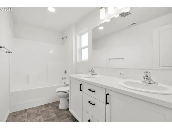 $735,000 | 1171-1173 South 43rd Street, Springfield, OR 97478