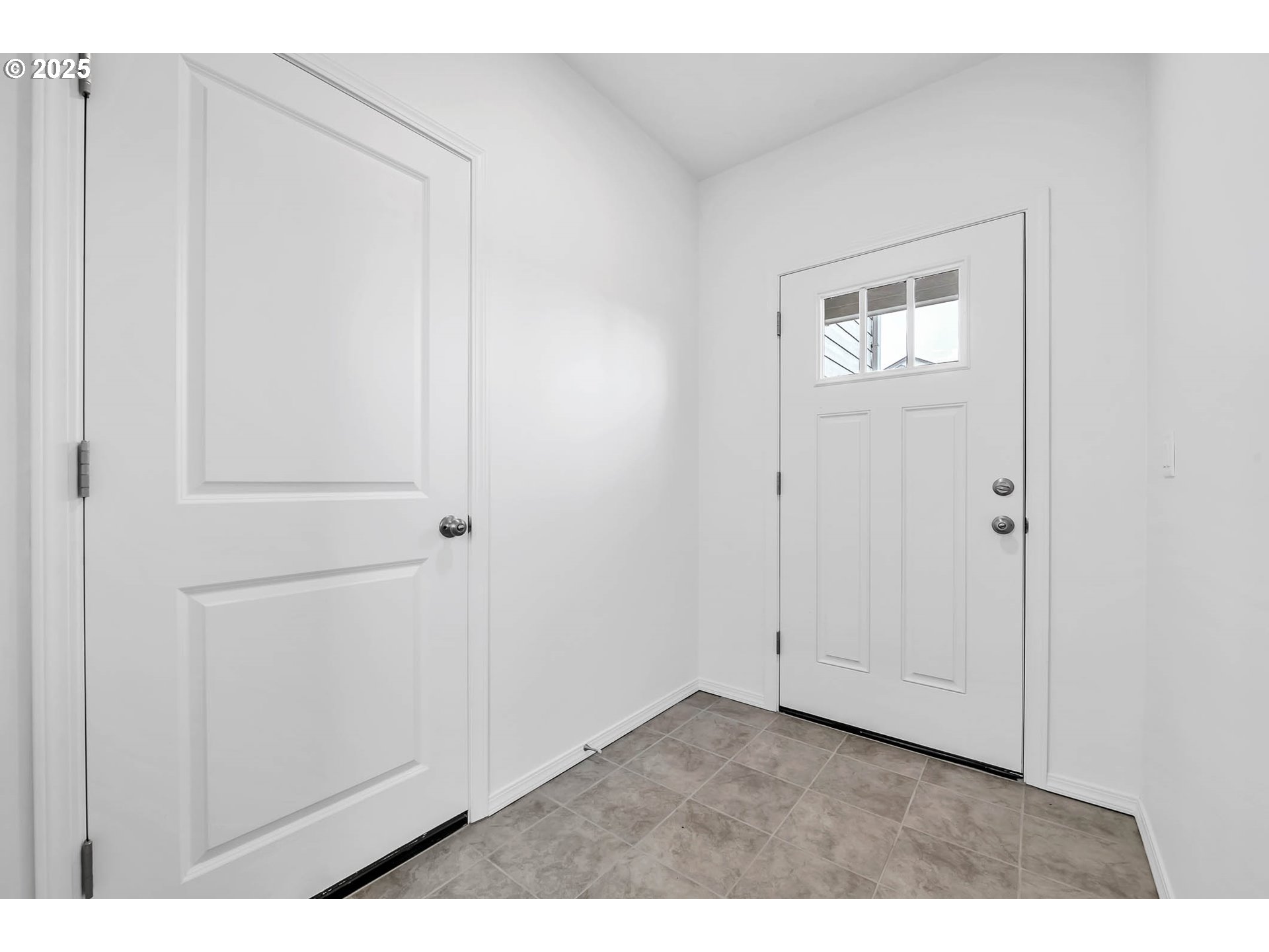 1171-1173 South 43rd Street Springfield, OR 97478 - Photo 3 of 31