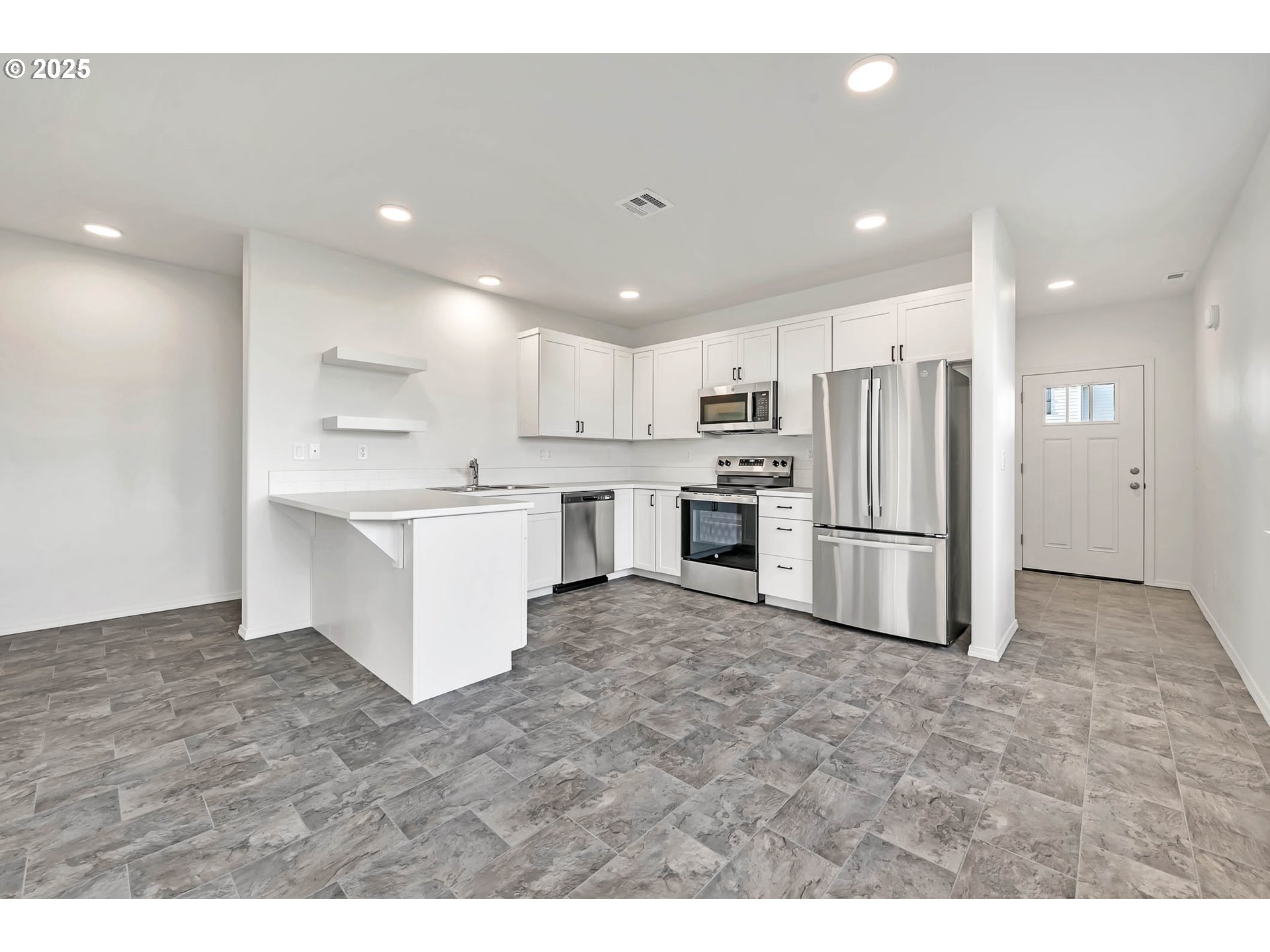 1171-1173 South 43rd Street Springfield, OR 97478 - Photo 4 of 31