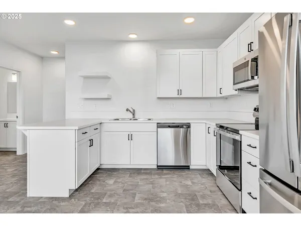 $735,000 | 1171-1173 South 43rd Street, Springfield, OR 97478