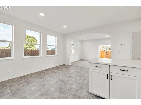 $735,000 | 1171-1173 South 43rd Street, Springfield, OR 97478