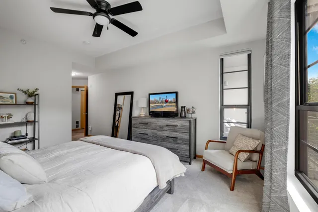 $1,900 | 2565 Franklin Avenue, Unit 207, St. Paul, MN 55114