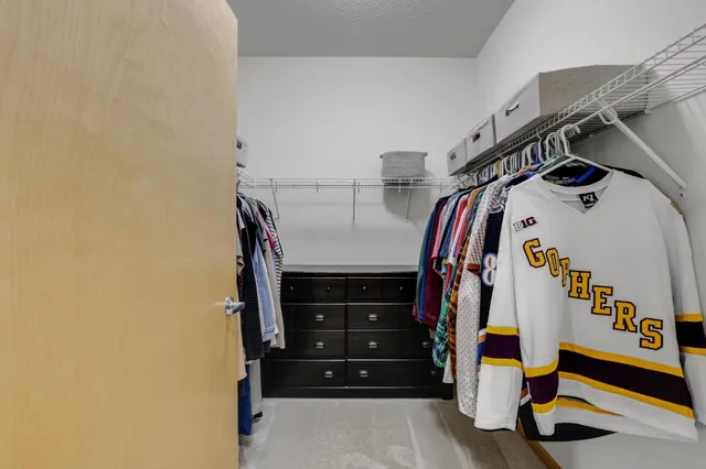 $1,900 | 2565 Franklin Avenue, Unit 207, St. Paul, MN 55114