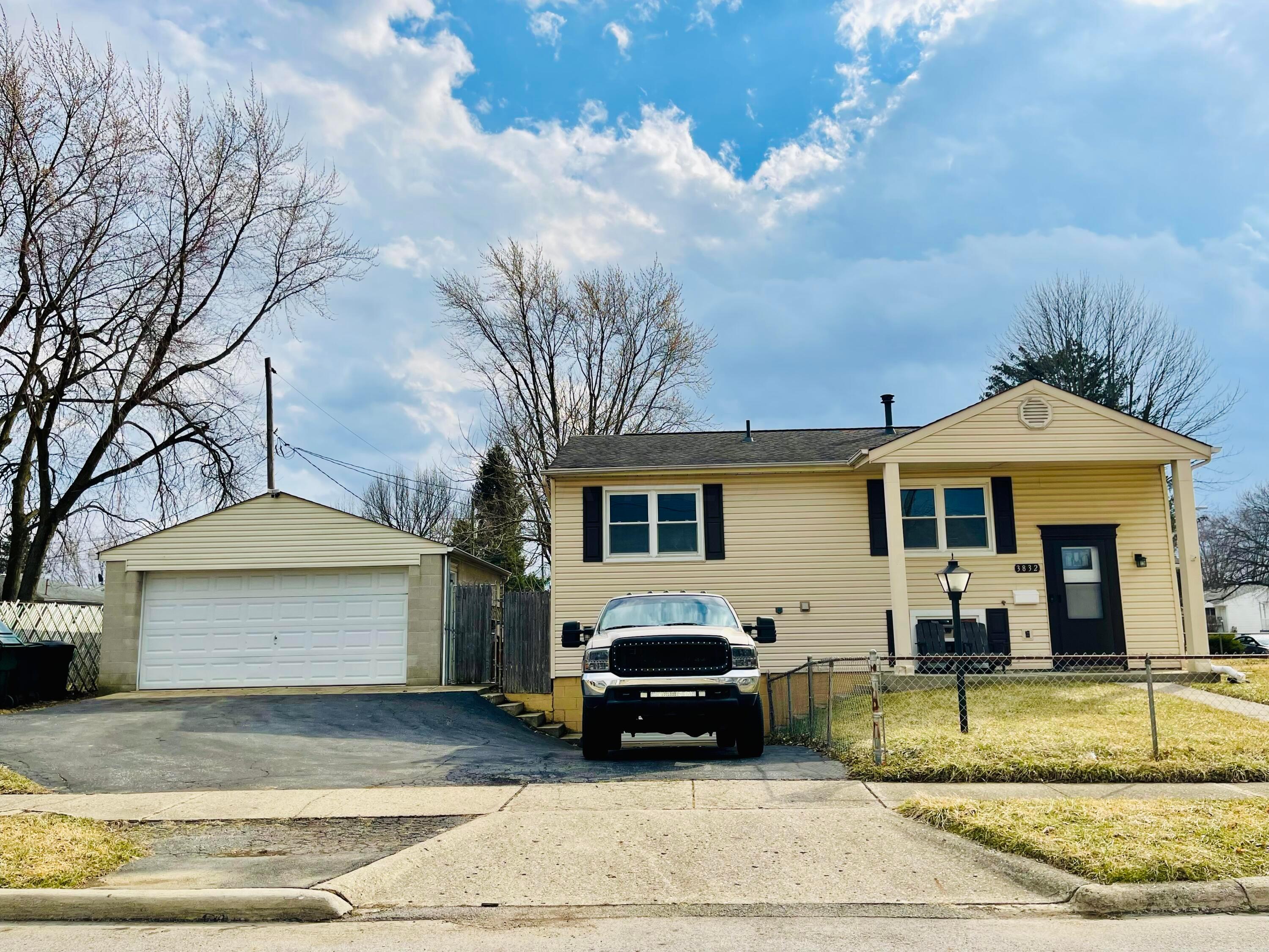 3832 Frazier Road West Columbus, OH 43207 - Photo 5 of 36 9E2DE942-5A4F-4BB6-99EE-CFA3A8863917