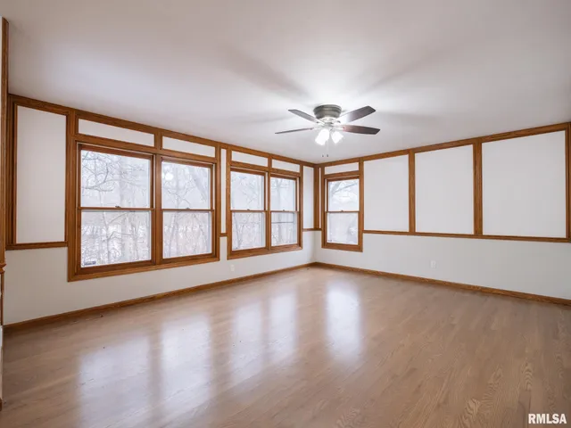 $380,000 | 221 Warrior Way, Germantown Hills, IL 61548