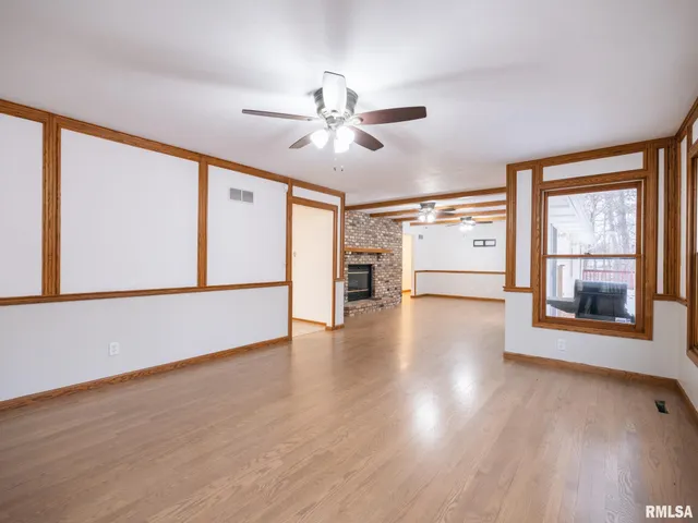 $380,000 | 221 Warrior Way, Germantown Hills, IL 61548