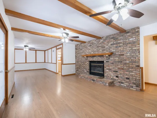 $380,000 | 221 Warrior Way, Germantown Hills, IL 61548