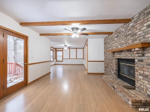 $380,000 | 221 Warrior Way, Germantown Hills, IL 61548