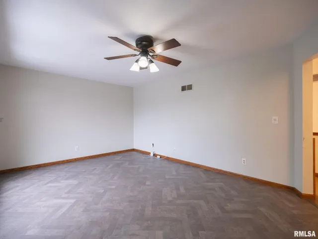 $380,000 | 221 Warrior Way, Germantown Hills, IL 61548