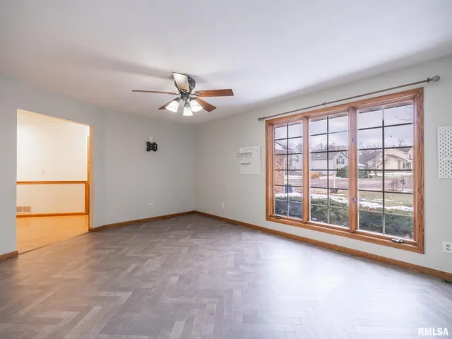 $380,000 | 221 Warrior Way, Germantown Hills, IL 61548