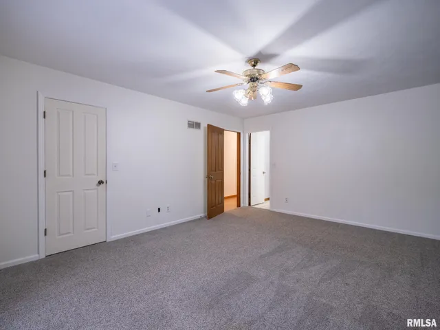 $380,000 | 221 Warrior Way, Germantown Hills, IL 61548