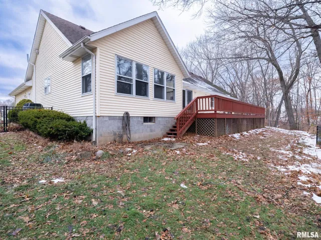 $380,000 | 221 Warrior Way, Germantown Hills, IL 61548