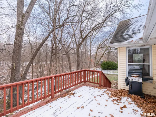 $380,000 | 221 Warrior Way, Germantown Hills, IL 61548