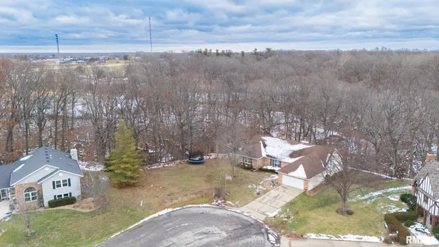 $380,000 | 221 Warrior Way, Germantown Hills, IL 61548