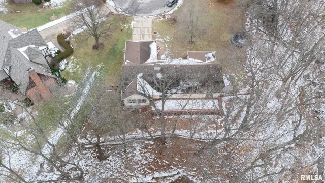 $380,000 | 221 Warrior Way, Germantown Hills, IL 61548