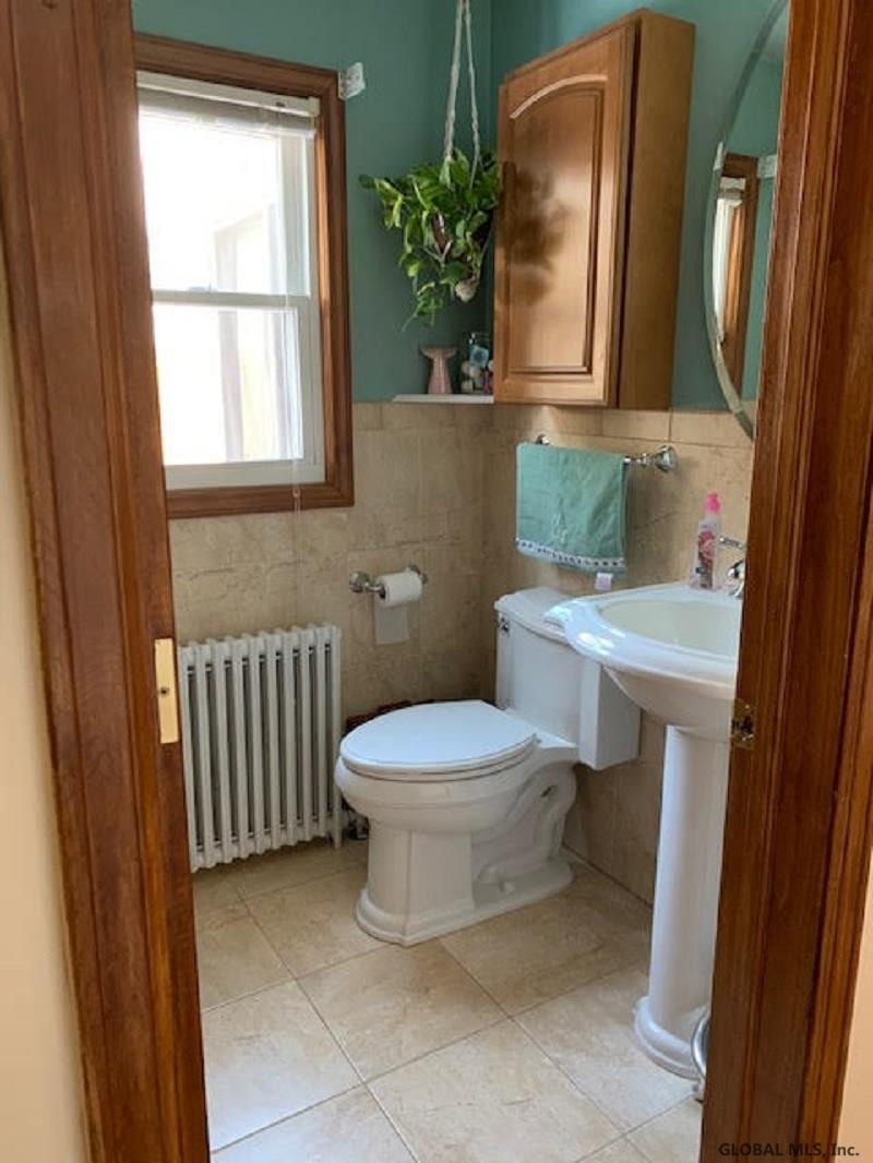 121 Gordon Road Rotterdam, NY 12306 - Photo 14 of 27 Photo 14