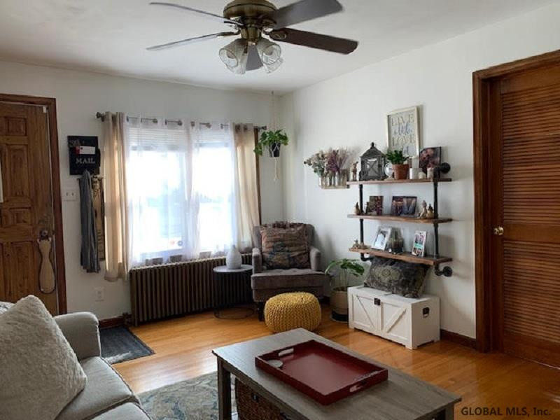 121 Gordon Road Rotterdam, NY 12306 - Photo 2 of 27 Photo 2