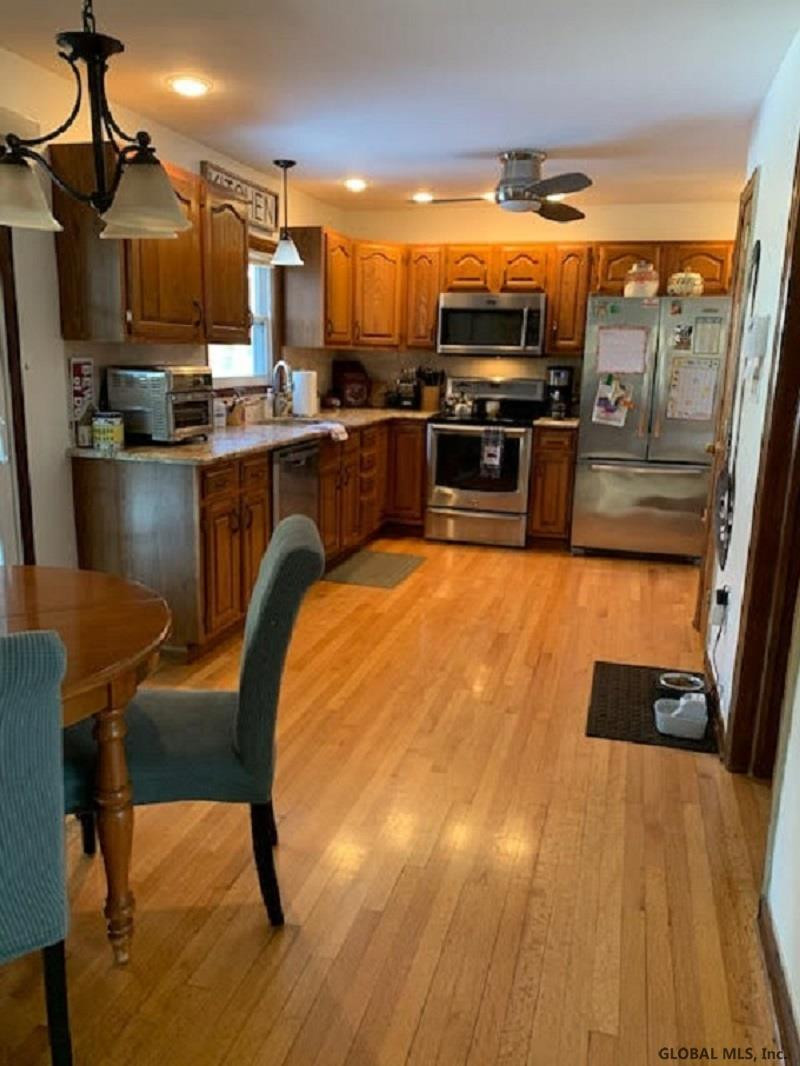 121 Gordon Road Rotterdam, NY 12306 - Photo 7 of 27 Photo 7