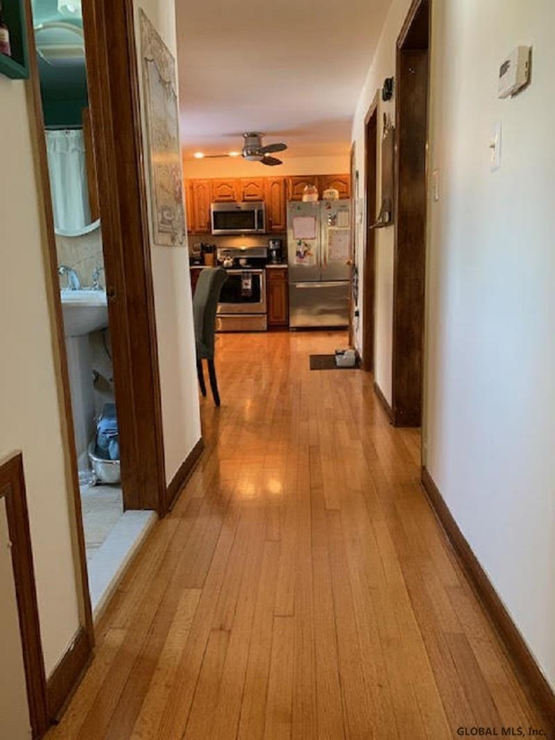 121 Gordon Road Rotterdam, NY 12306 - Photo 10 of 27 Photo 10