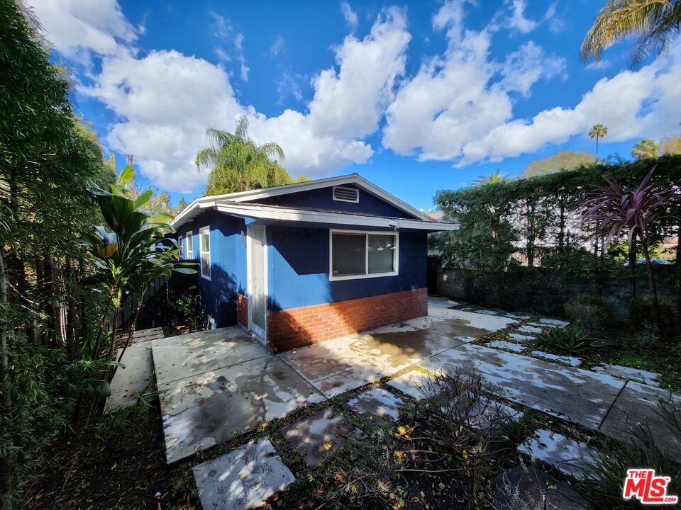 1459 North Occidental Blvd