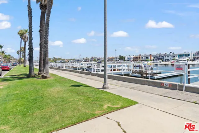 $5,400 | 317 Bay Shore Avenue, Unit 1, Long Beach, CA 90803