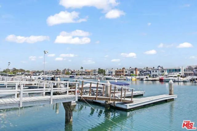 $5,400 | 317 Bay Shore Avenue, Unit 1, Long Beach, CA 90803